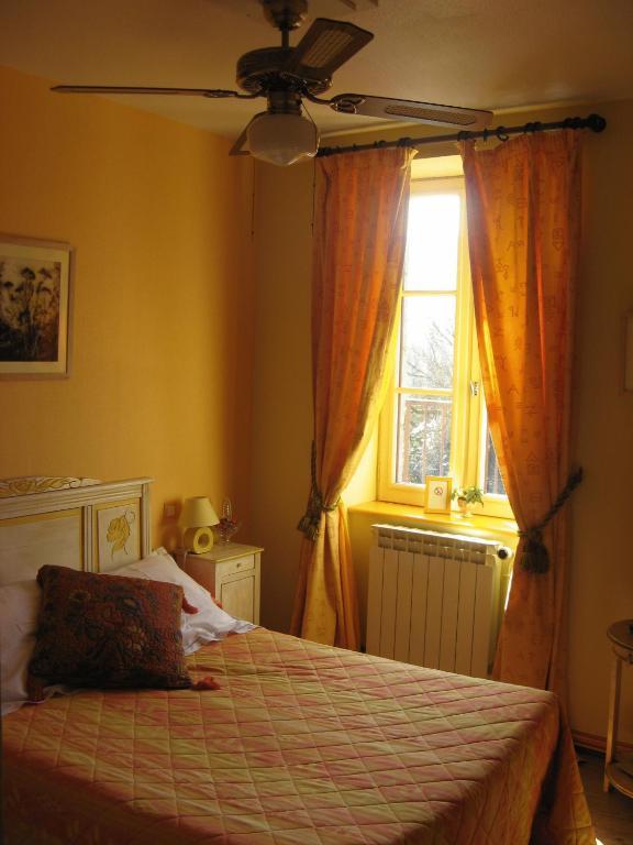 Logis Auberge de Forgès Forges  Zimmer foto