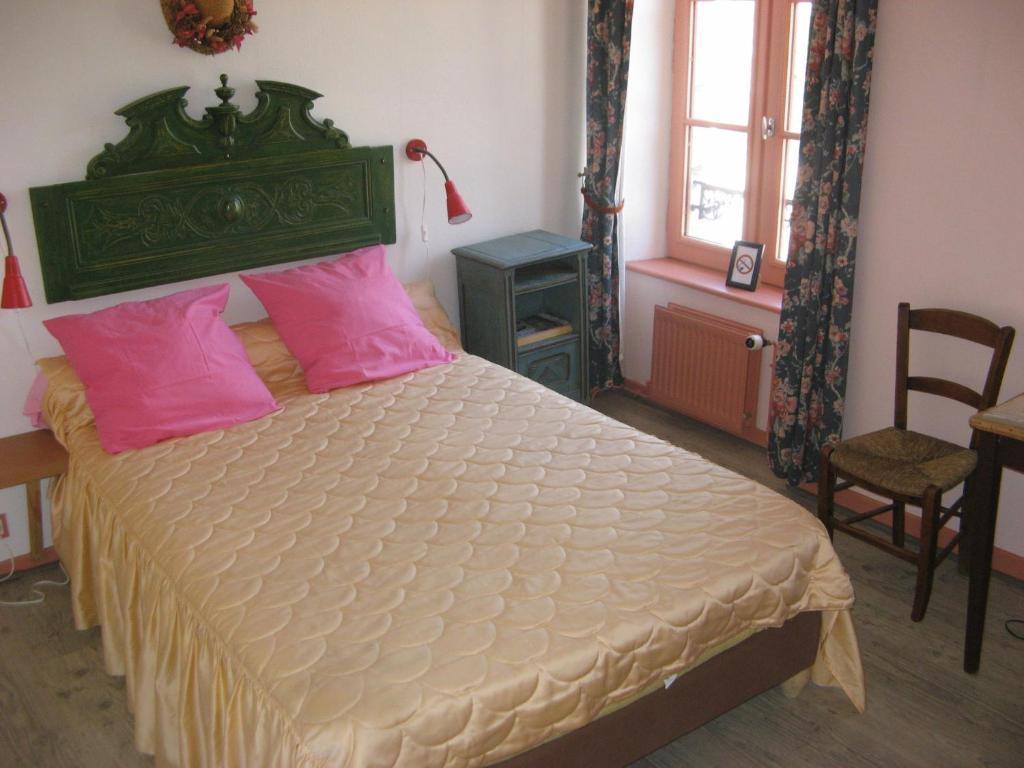Logis Auberge de Forgès Forges  Zimmer foto